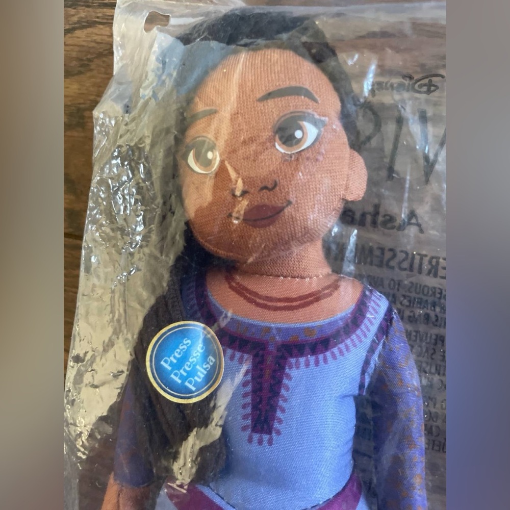 Disney Official Asha Plush Toy Doll - Picture 3 of 3